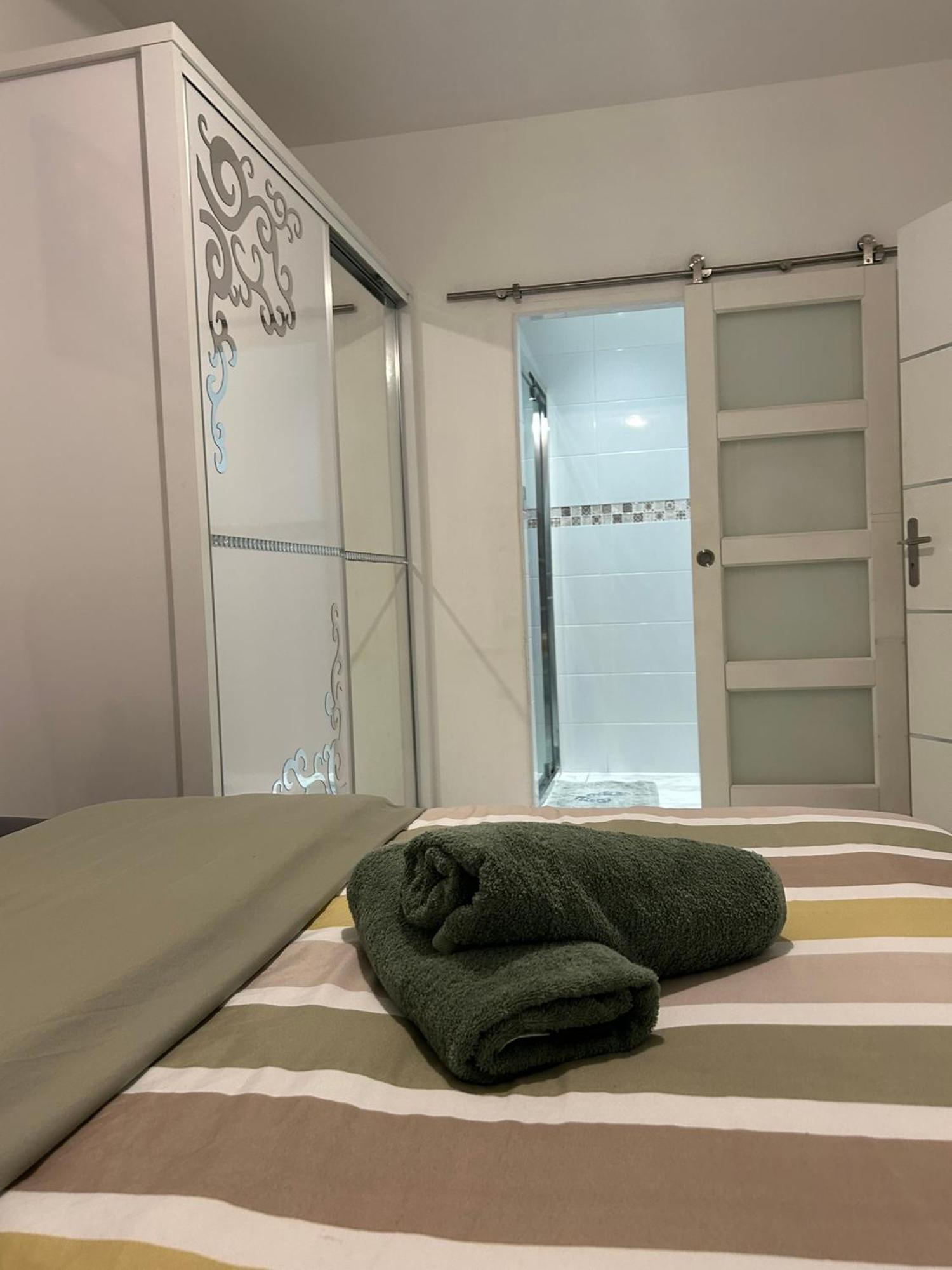 Maison Entiere Cébazat Esterno foto